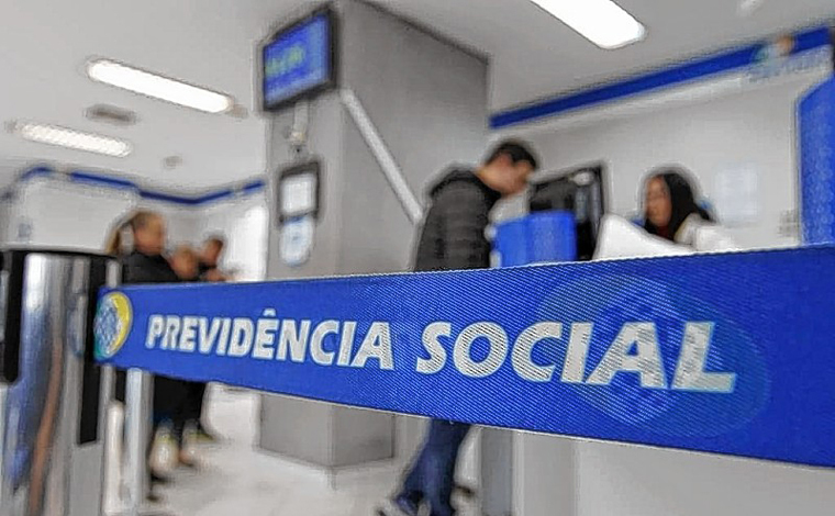 INSS: Aposentados e pensionistas começam a receber 2ª parcela do 13º nesta quinta-feira (24)