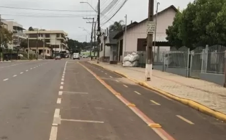 Recém-nascida é arremessada de ônibus e abandonada em avenida no Rio Grande do Sul