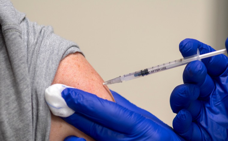 Sete Lagoas anuncia vacinação para pessoas a partir de 49 anos nesta sexta-feira