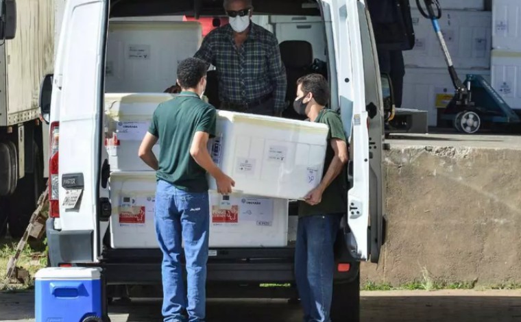 Foto: UÃ¡rlen ValÃ©rio - Minas acumula 15.784.444 doses enviadas pelo MinistÃ©rio da SaÃºde. AtÃ© entÃ£o, segundo o vacinÃ´metro da SES-MG, cerca de 14,5% dos mineiros estÃ£o com o esquema vacinal completo