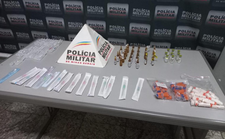 Foto: DivulgaÃ§Ã£o/PMMG - De acordo com a PolÃ­cia Militar (PM), durante uma ocorrÃªncia de violÃªncia domÃ©stica, os militares foram informados de que a tÃ©cnica de enfermagem teria furtado diversos medicamentos do HNSG