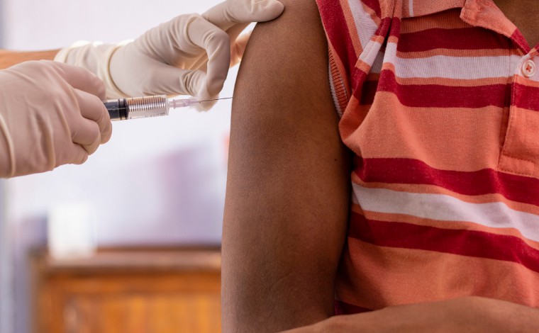 Covid-19: homens a partir de 37 anos se vacinam nesta terça-feira (3) em Sete Lagoas; veja locais