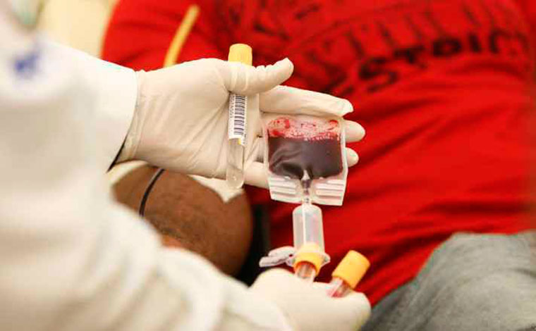 Foto: ReproduÃ§Ã£o - Para doar sangue Ã© preciso ter entre 16 e 69 anos e pesar mais de 50Kg. Quem apresentar febre, diarreia, gripe ou resfriado deve ficar atento Ã s restriÃ§Ãµes. GrÃ¡vidas e mulheres no pÃ³s-parto nÃ£o podem doar temporariamente