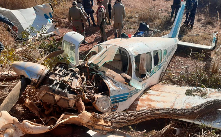 Sem combustível, avião cai e quatro pessoas ficam feridas no Mato Grosso