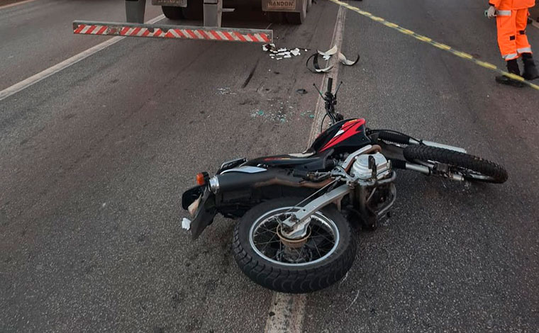 Motociclista morre após ser atropelado por caminhão no Anel Rodoviário de Belo Horizonte