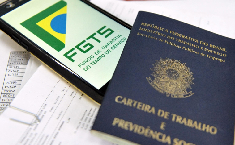 Foto: Alina Souza - Os trabalhadores que contribuÃ­ram com o FGTS desde a Ã©poca atÃ© 2013 podem pedir revisÃ£o. SerÃ¡ necessÃ¡rio entrar com processo judicial, jÃ¡ que a decisÃ£o do STF pode beneficiar apenas casos assim