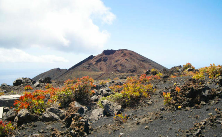 Foto: Getty Images - As autoridades da Espanha ligaram o nÃ­vel de alerta para erupÃ§Ã£o do vulcÃ£o Cumbre Vieja, na ilha de La Palma, na costa da Ãfrica. Este vulcÃ£o pode causar um tsunami, afetando todas as AmÃ©ricas, e o impacto chegaria ao Brasil