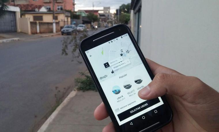 Uber exclui mais de 1500 motoristas por cancelamento constante de corridas