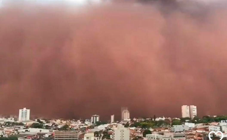 Tempestade de areia atinge cidades do interior de Minas Gerais e São Paulo