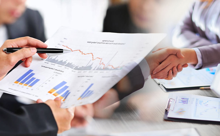 Multitécnica oferece vaga de emprego para Assistente de Custos