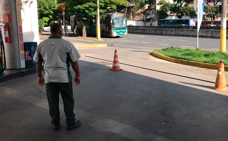 Paralisação dos tanqueiros já provoca falta de combustíveis em postos de Belo Horizonte