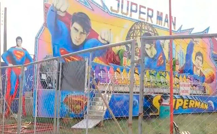 Homem cai de brinquedo e morre prensado em parque de diversões; cinco pessoas ficam feridas 