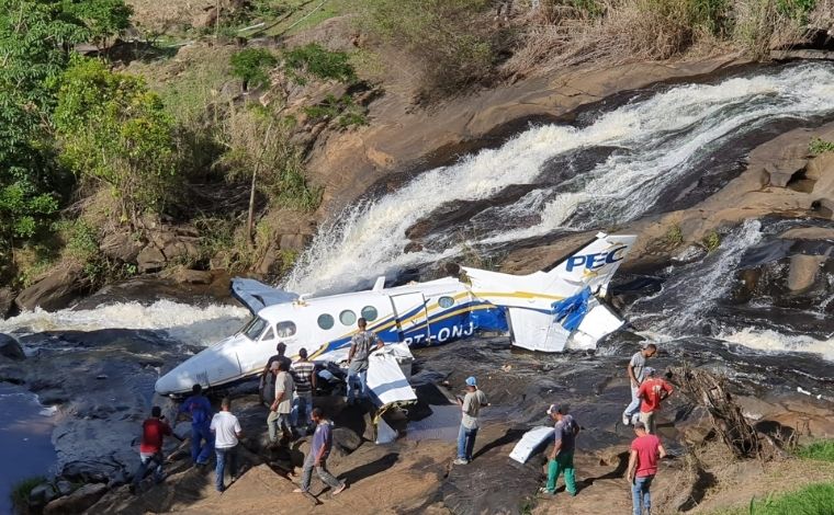 Cemig confirma que avião com Marília Mendonça atingiu cabo de torre de alta tensão antes de cair 