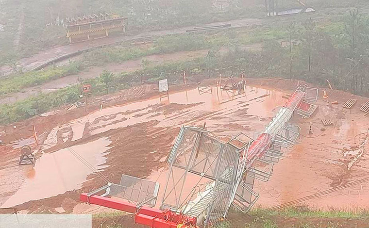 Torres de apoio em obras das barragens Forquilhas I e II, da Vale, caem em Itabirito