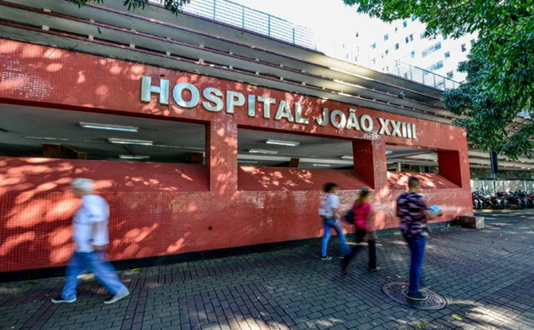 Paciente é baleado após atacar policial em frente hospital João XXIII, em Belo Horizonte