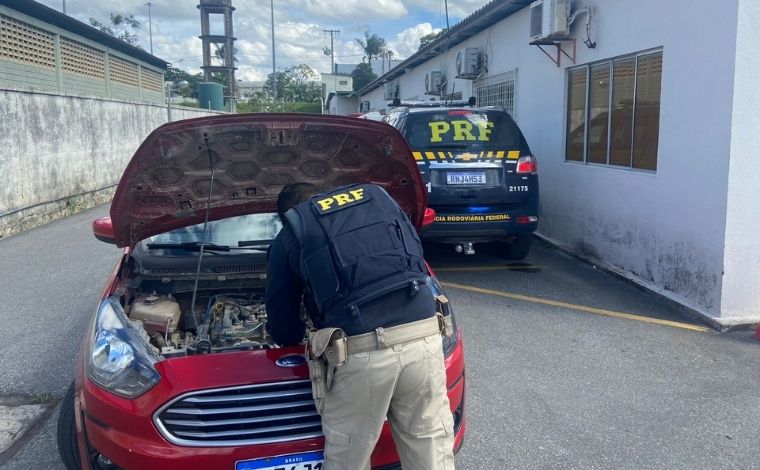 PRF de Sete Lagoas prende motorista com veículo clonado na BR-040, em Ribeirão das Neves