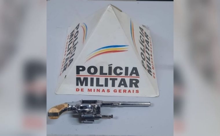  Homem é preso ao tentar trocar arma de fogo por drogas em Pedro Leopoldo