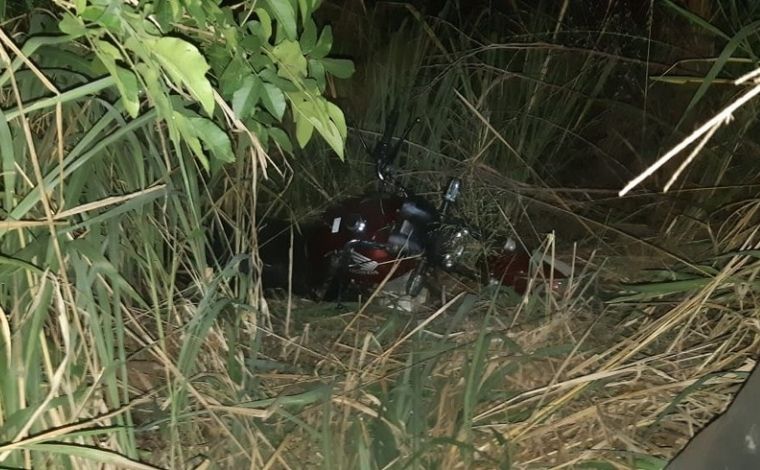 Motociclista é encontrado caído em barranco cerca de 7h após acidente na BR-251, em MG