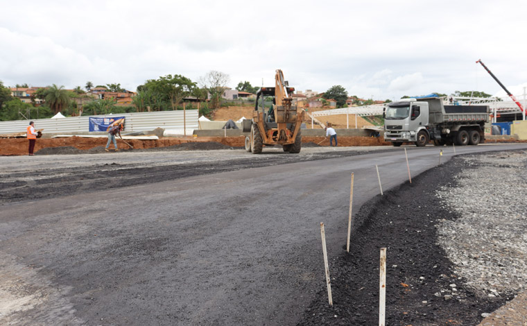 Obras de duplicação de grande trecho da avenida Dr. Renato Azeredo estão em ritmo acelerado
