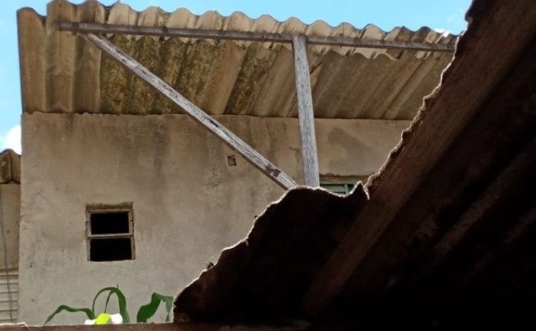 Telhado de casa desaba e mata idoso de 74 anos em Ribeirão das Neves