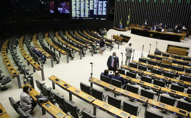 Congresso derruba veto da presidência e Fundo Eleitoral é ampliado para R$ 5,7 bilhões