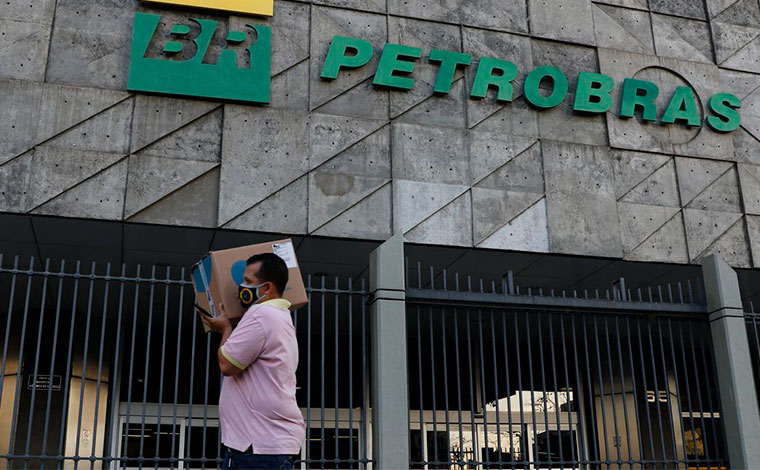 Petrobras abre concurso com 757 vagas de nível superior