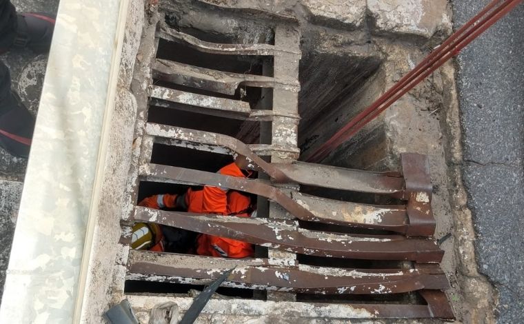 Corpo de homem é encontrado dentro de bueiro na MG-010, próximo à Cidade Administrativa