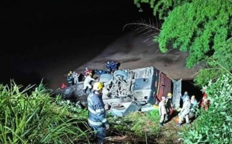 Cinco pessoas morrem e 45 ficam feridas em grave acidente na BR-153, em Aparecida de Goiânia