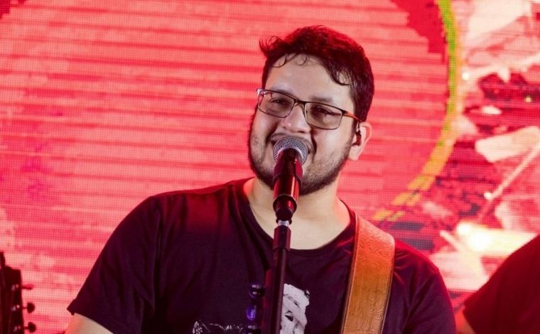 Cantor Maurílio morre aos 28 anos em hospital de Goiânia