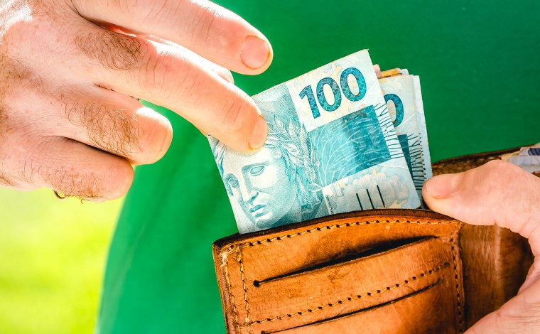 Salário mínimo 2022: governo confirma novo reajuste para R$ 1.212 