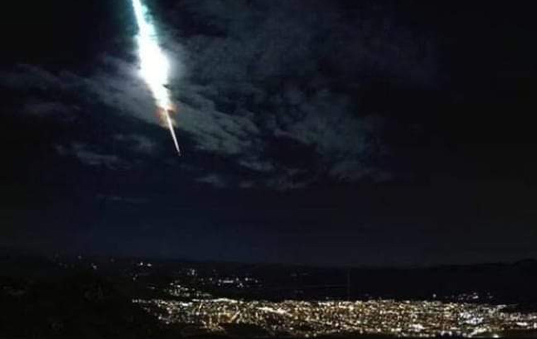 Moradores do Triângulo Mineiro e Alto Parnaíba relatam queda de meteoro em Minas Gerais