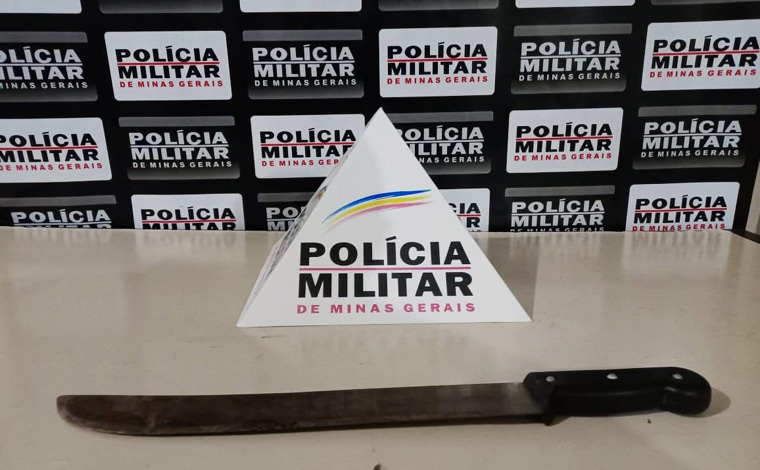 PM prende homem na Pontinha após o mesmo agredir pessoas com facão