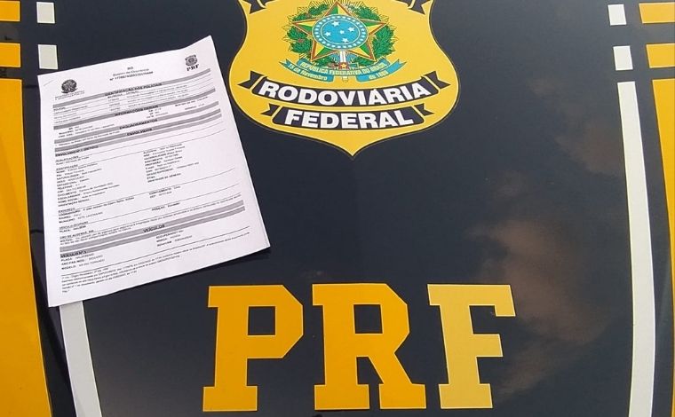 PRF prende homem com mandado de prisão em aberto na BR-040 em Sete Lagoas