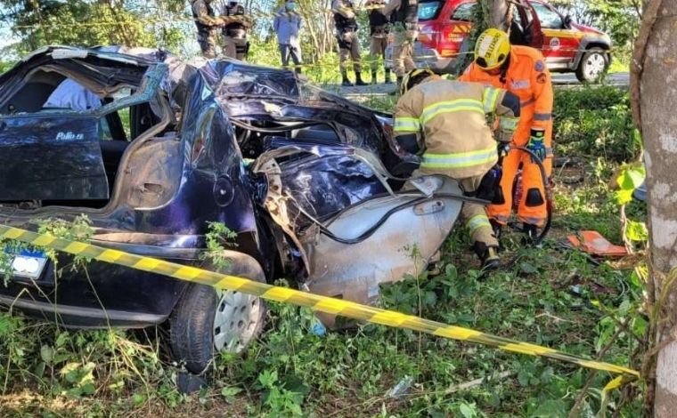 Três pessoas da mesma família morrem em acidente a caminho de velório no interior de Minas
