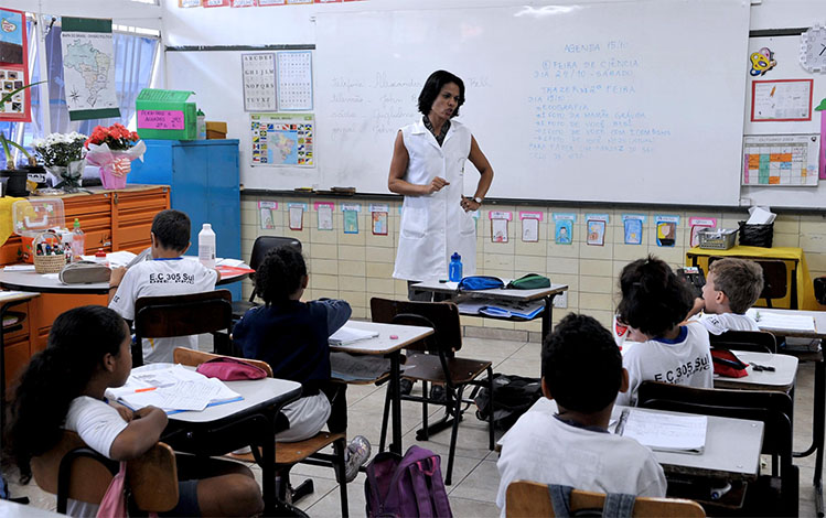 Piso dos professores tem reajuste de 7,64% e vai para R$ 2.298