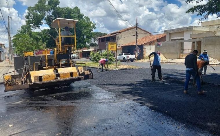 Trecho da Av. José Sérvulo Soalheiro em Sete Lagoas recebe novo recapeamento asfáltico