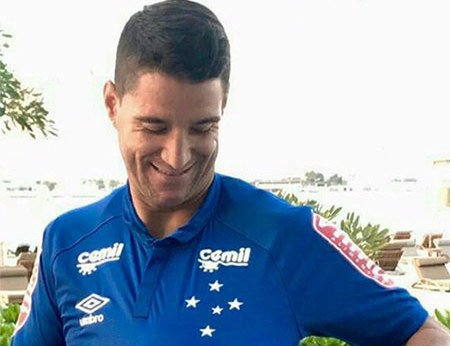 Thiago Neves se apresenta ao Cruzeiro nesta segunda-feira (16)