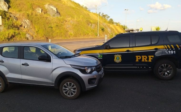PRF recupera veículo roubado e clonado durante fiscalização na BR-040, em Sete Lagoas