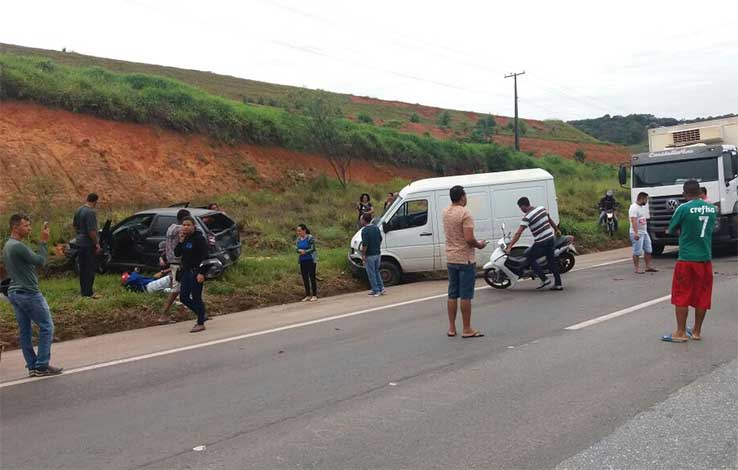 Acidente deixa dois feridos e trânsito lento na BR 040