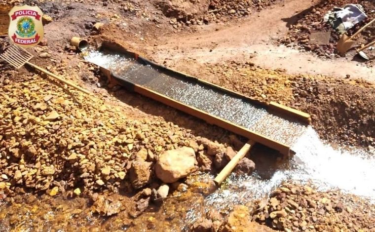 Polícia Federal desativa garimpo ilegal de ouro em cidade histórica de Minas Gerais 