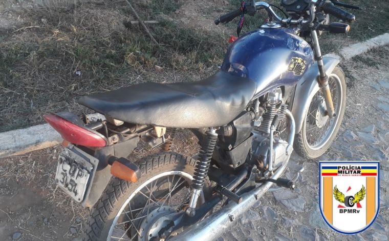 Motocicleta com placa adulterada é apreendida na LMG-511, na região de Baldim; condutor foi preso 