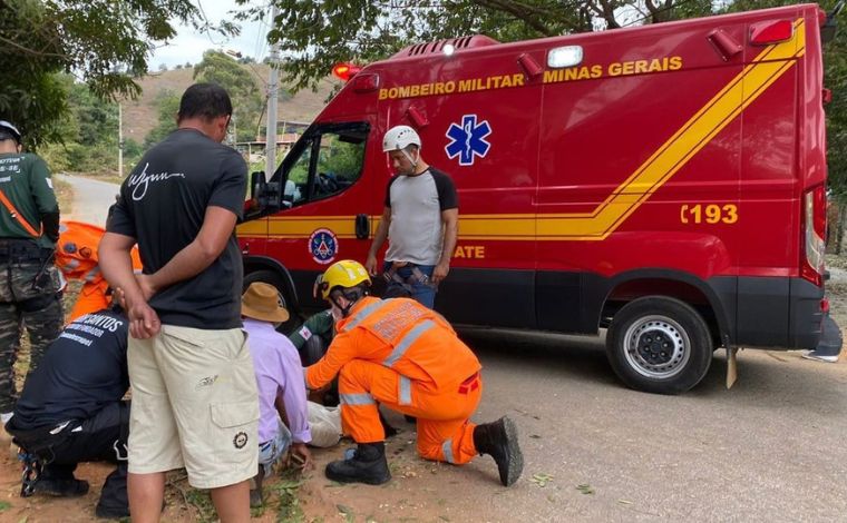 Mulher sobrevive após cair de uma altura de 20 metros ao pular de ‘bungee jump’ no interior de Minas