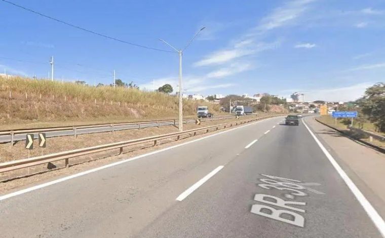 Três pessoas morrem e outras quatro ficam feridas em acidente na BR-381, em Minas
