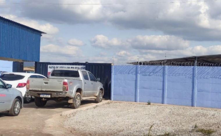 Criminosos invadem pátio do Detran, roubam carros e deixam mensagem de ‘agradecimento’ em Betim