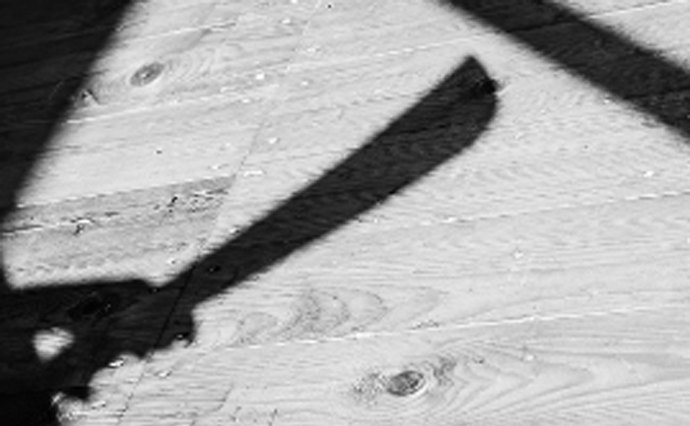 Homem é agredido com golpes de facão durante assalto em Sete Lagoas
