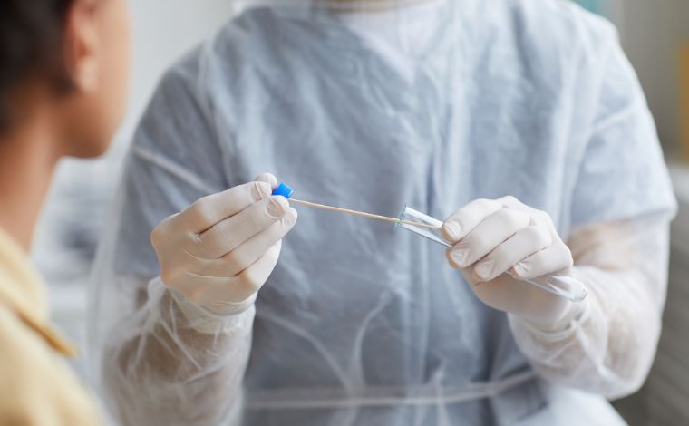 Foto: Getty Images - HÃ¡ um internado em UTI, de Capim Branco, no Hospital Municipal. SÃ£o nove em enfermaria, sete de Sete Lagoas e dois de PompÃ©u, sendo cinco no HNSG, um na Unimed e trÃªs no Hospital Municipal