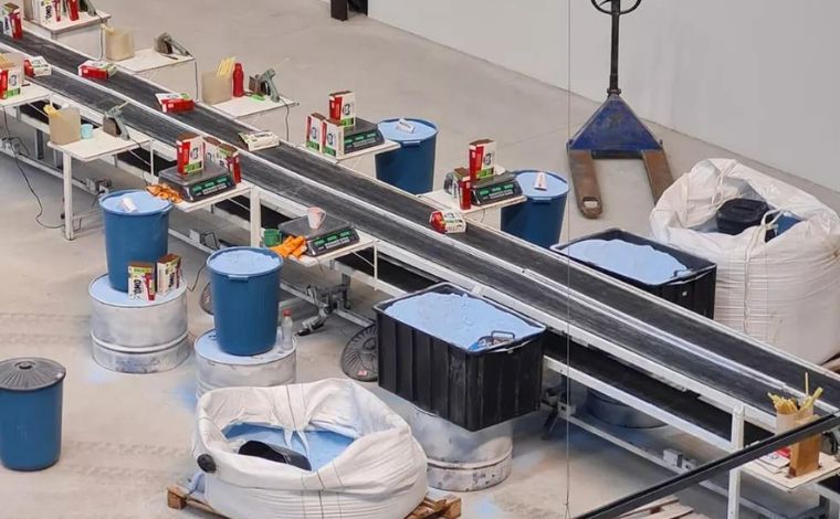 Mais de 6 toneladas de sabão em pó falsificado são apreendidas em fábrica no interior de Minas
