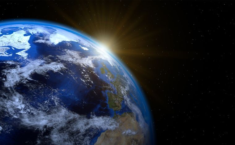 Terra está girando mais rápido e tem dia mais curto já registrado; fenômeno preocupa cientistas 
