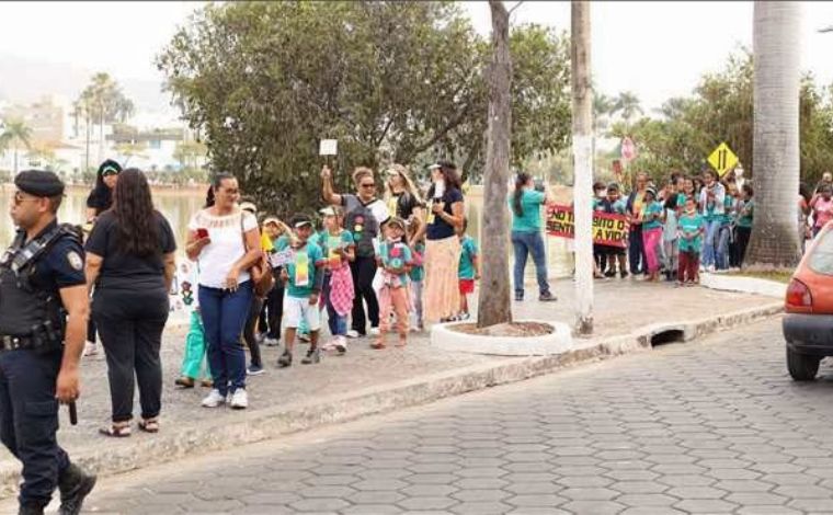 Dia Internacional do Pedestre: Sete Lagoas realiza caminhada de conscientização sobre trânsito