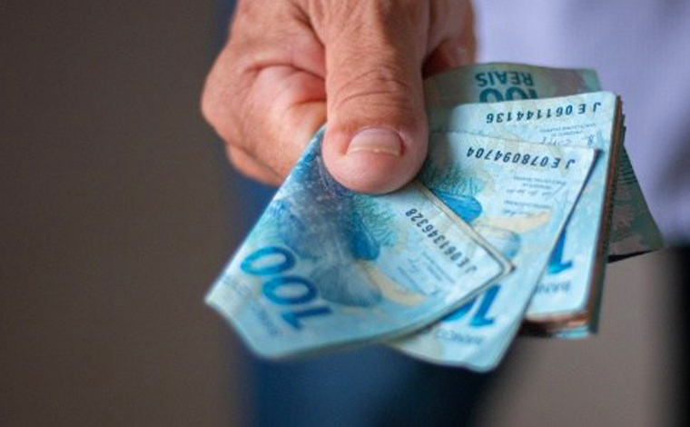 Governo prevê salário mínimo de R$ 1.302 para 2023